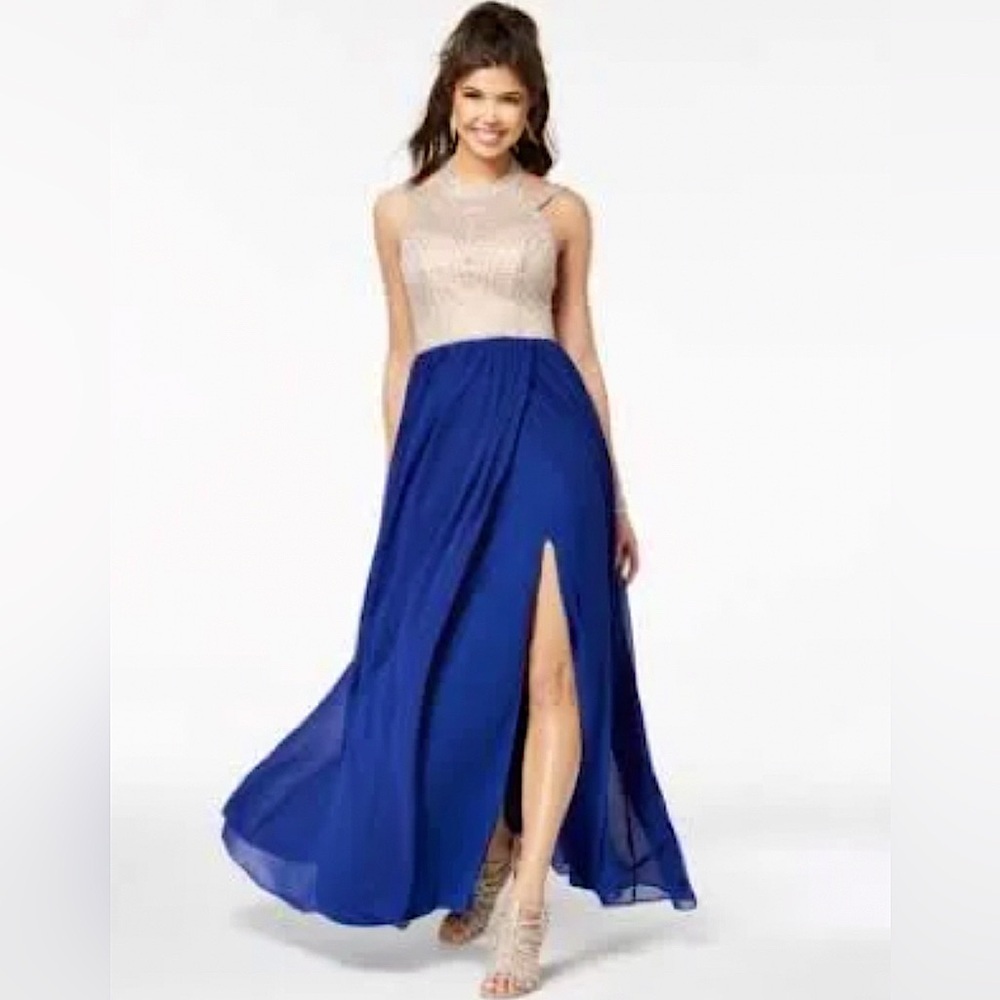 🔹🔹Stunning & Sophisticated Beaded, A-line Cream & Navy Chiffon Prom Dress